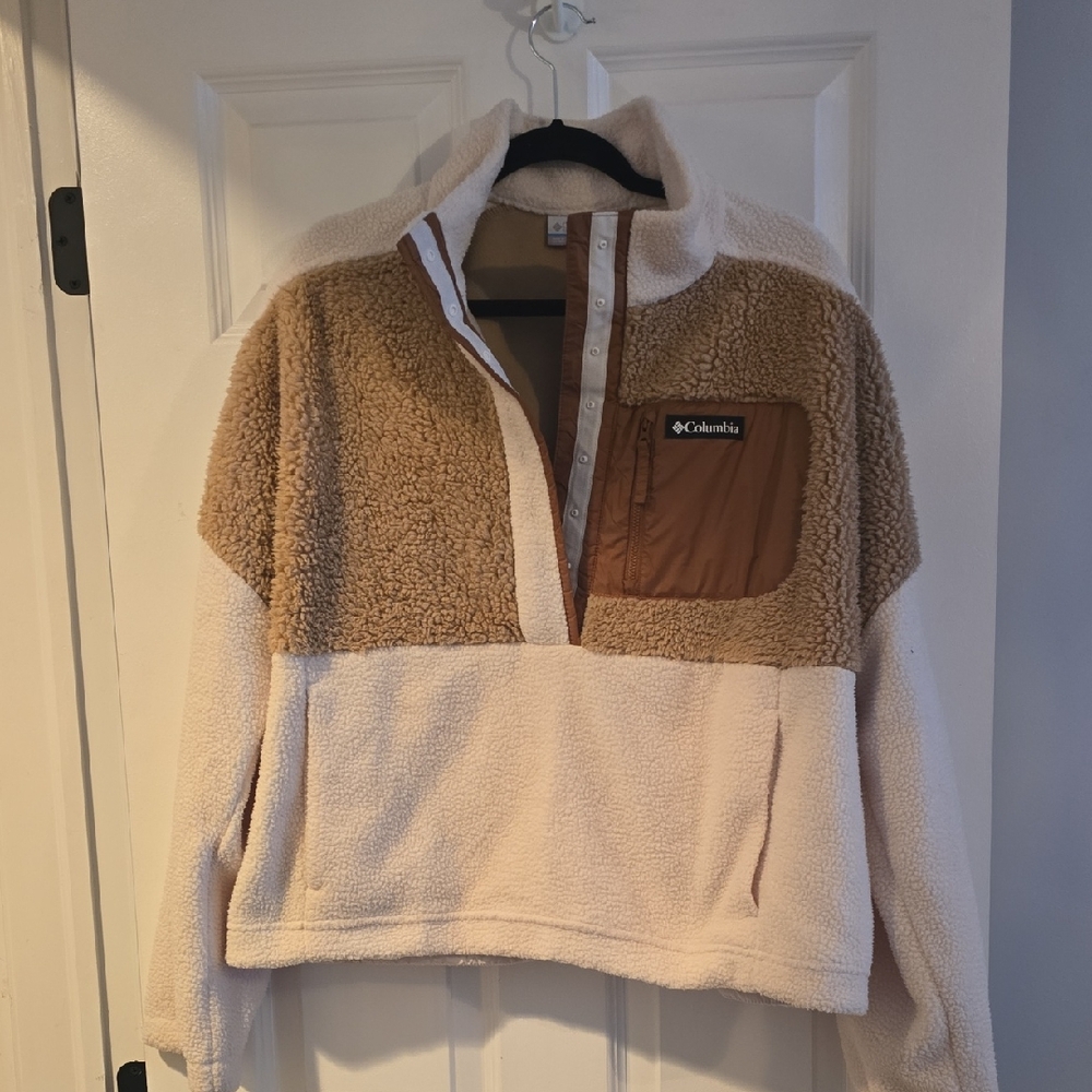Columbia Tan and Cream Fleece Jacket